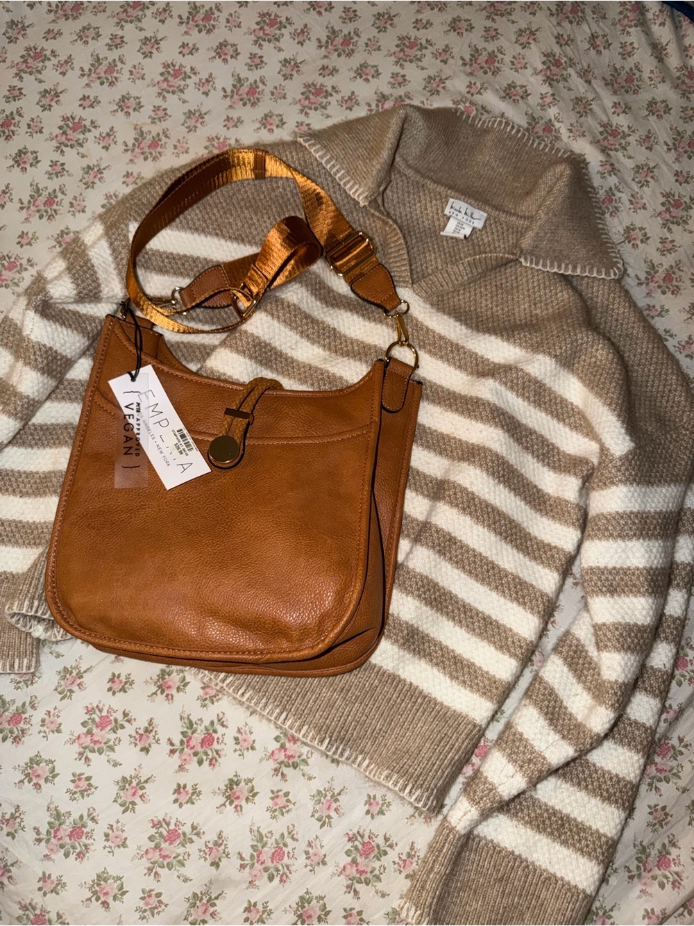 NICOLE MILLER NYC PULLOVER SWEATER & VEGAN PETA APPROVE BROWN LEATHER BAG BUNDLE